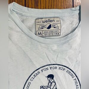 Wellen graphic short sleeve tee, light blue color, size medium